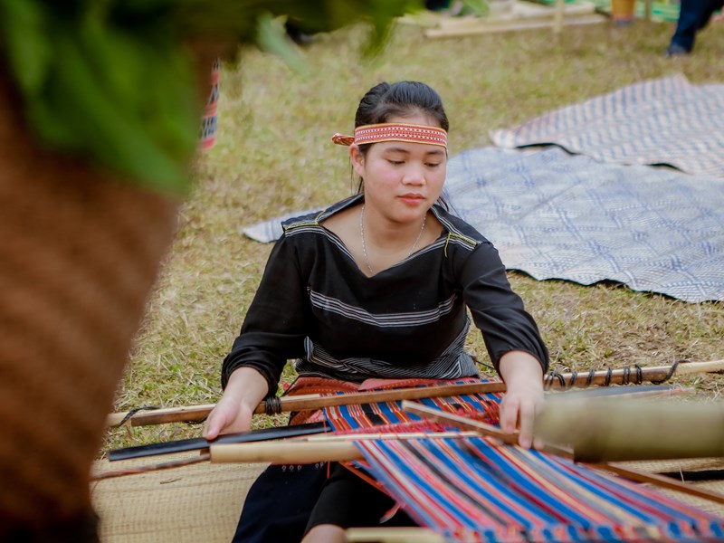 Linh thiêng Nghi thức cúng vợt sợi bông của đồng bào dân tộc Ba Na - Anh 8