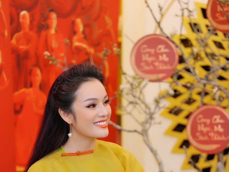 Ca sĩ Tân Nhàn:  MV 