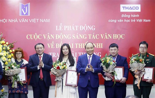 Các nhà văn trẻ hãy viết bằng nét đẹp văn hóa dân tộc mình, bằng lương tri, bản lĩnh của con người Việt Nam - Anh 2