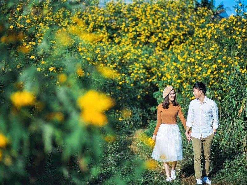 Hà Nội đặt mục tiêu tổng thu từ khách du lịch đạt trên 35 nghìn tỉ đồng - Anh 3