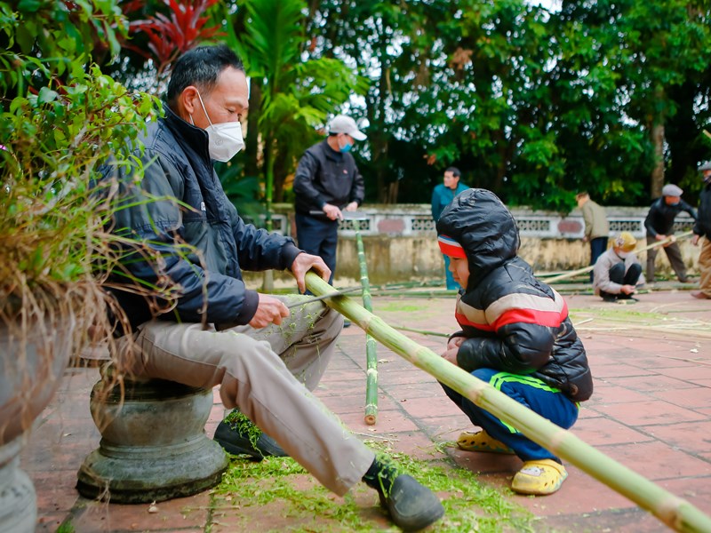 Nam Định: Người dân Thanh Khê háo hức dựng đu Tết - Anh 12