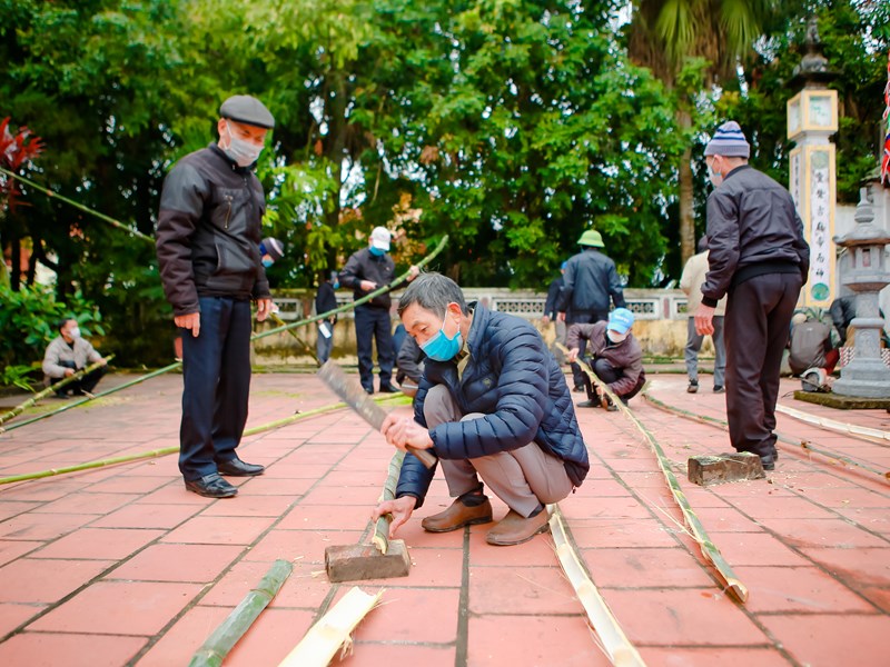 Nam Định: Người dân Thanh Khê háo hức dựng đu Tết - Anh 4
