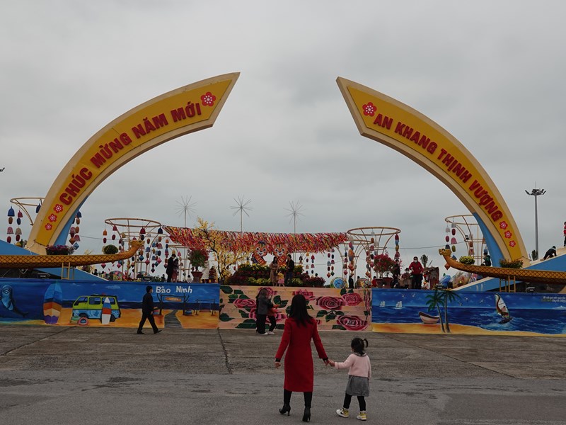 Người dân Quảng Bình háo hức du xuân - Anh 3