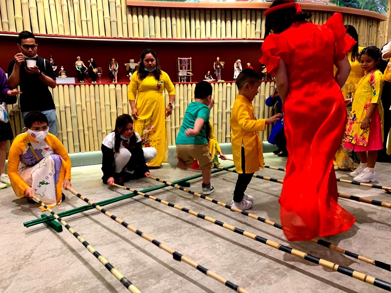 Lần đầu tiên giới thiệu “Văn hoá ngày Tết của người Việt” tại EXPO - Anh 6
