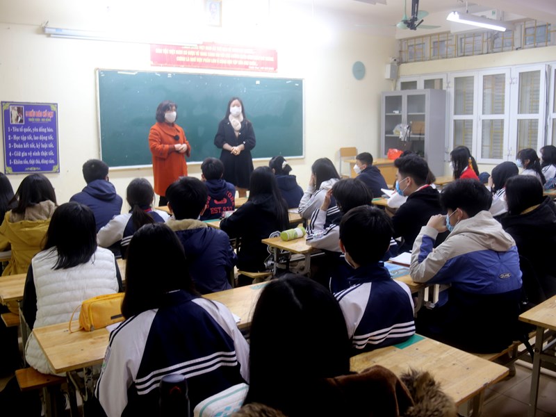 Học sinh Hà Nội háo hức trở lại trường - Anh 1