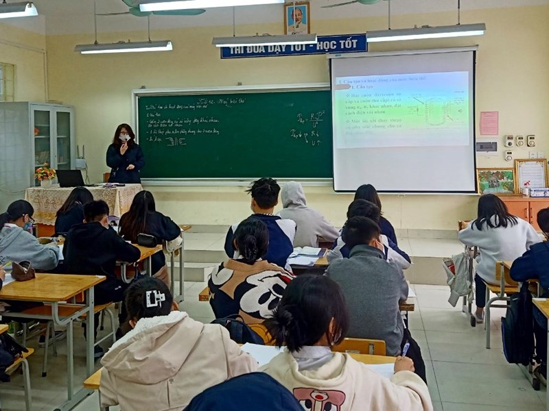 Học sinh Hà Nội háo hức trở lại trường - Anh 8