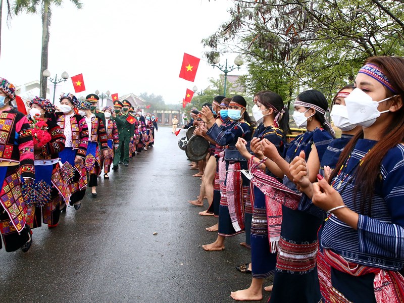 Chủ tịch nước: Nền văn hiến kỳ vĩ của dân tộc Việt Nam được tạo nên bởi 54 dân tộc anh em đoàn kết, gắn bó với nhau - Anh 6