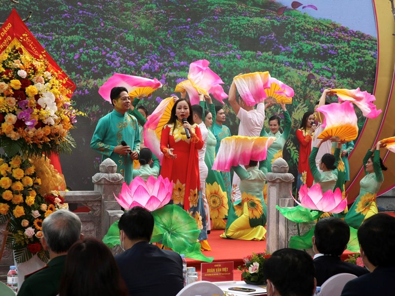 Toàn văn bài phát biểu của Bộ trưởng Nguyễn Văn Hùng tại Lễ phát động triển triển khai Chủ đề công tác năm 2022 của Ngành VHTTDL - Anh 5