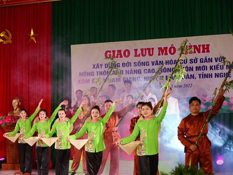 Giao lưu, tham quan mô hình xây dựng đời sống văn hóa cơ sở trên quê hương Bác - Anh 5