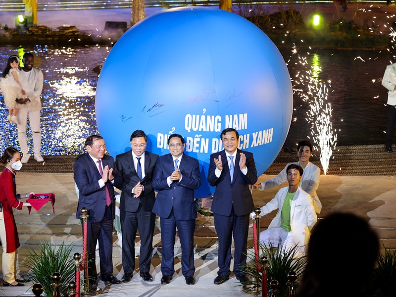 Thủ tướng: Lễ khai mạc Năm Du lịch quốc gia là sự kiện quan trọng, đánh dấu cho hoạt động mở cửa du lịch trở lại - Anh 3