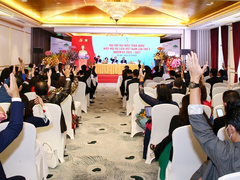 Ông Vũ Thế Bình là tân Chủ tịch Hiệp hội Du lịch Việt Nam - Anh 3