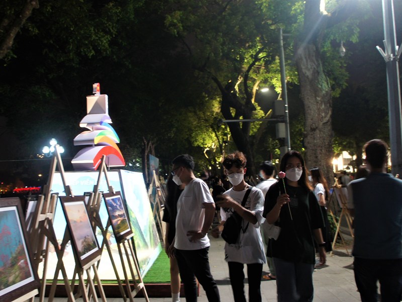 Hang van nguoi tham du Tuan van hoa du lich 6 tinh Viet Bac - Anh 8