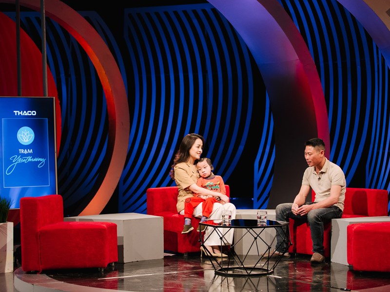 Hành trình tìm lại màu da cho con trai của người cha nghèo - Anh 1