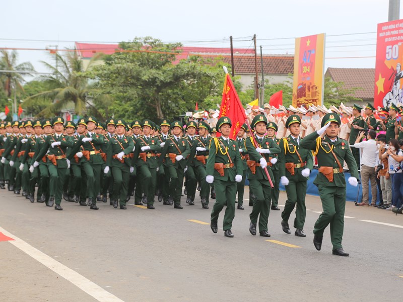 Lễ thượng cờ “Thống nhất non sông” và diễu binh, diễu hành tại Khu di tích lịch sử quốc gia đặc biệt Đôi bờ Hiền Lương – Bến Hải - Anh 5