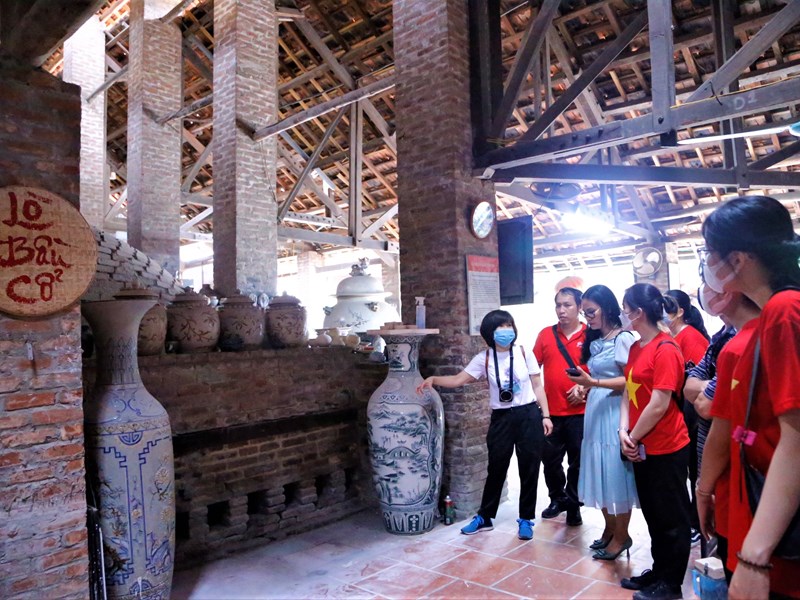 Hành trình độc đáo “Dấu chân làng cổ Bát Tràng” - Anh 6