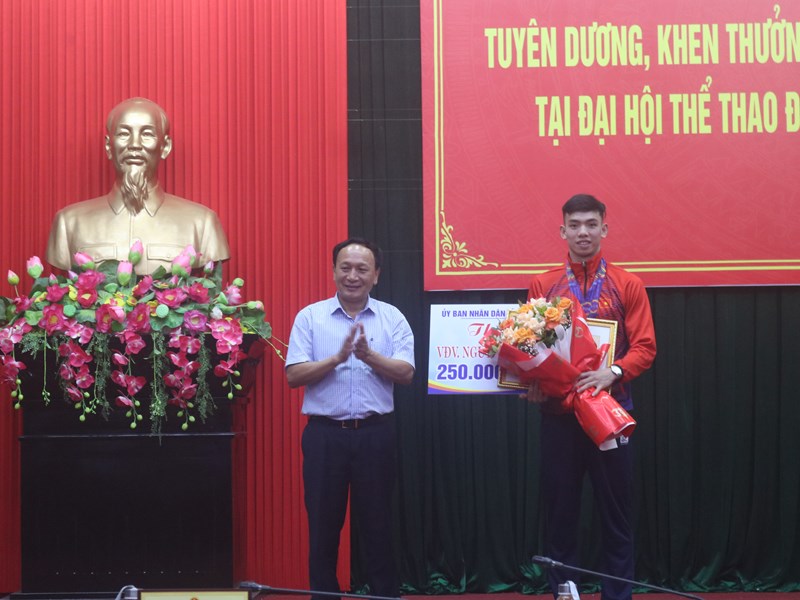 Quảng Bình vinh danh các VĐV đạt thành tích xuất sắc tại SEA Games 31 - Anh 2
