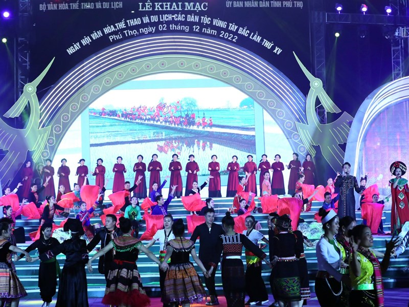 Bộ VHTTDL chủ động phối hợp tổ chức các chương trình nhằm phát huy  giá trị văn hoá cộng đồng các  dân tộc Việt Nam - Anh 20