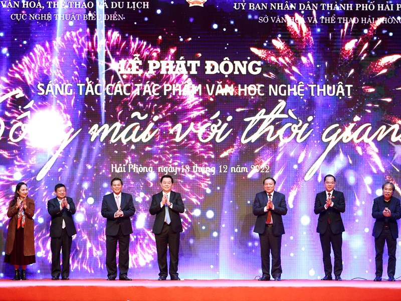 Lễ phát động sáng tác VHNT Sống mãi với thời gian: 