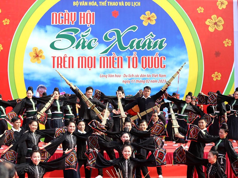 Quyền Chủ tịch nước Võ Thị Ánh Xuân: Đảng và Nhà nước luôn đặc biệt coi trọng vị trí, vai trò của văn hoá - Anh 18