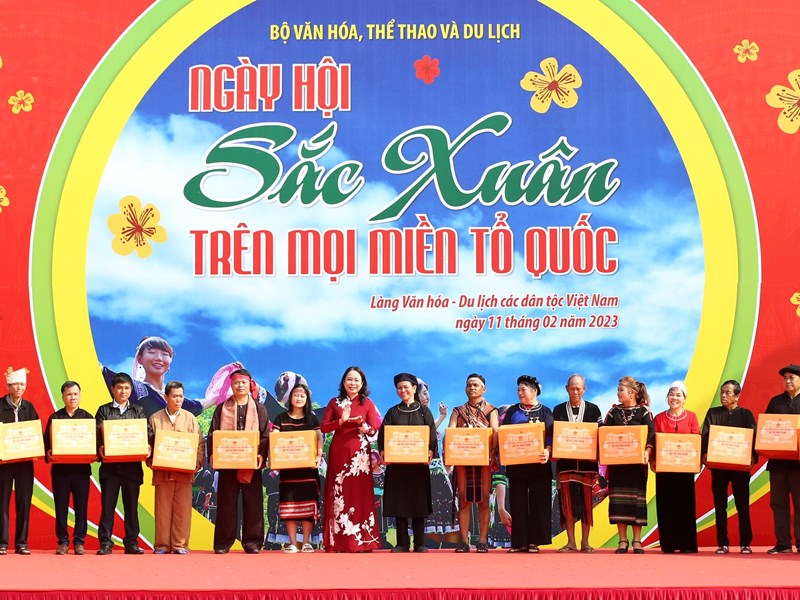 Quyền Chủ tịch nước Võ Thị Ánh Xuân: Đảng và Nhà nước luôn đặc biệt coi trọng vị trí, vai trò của văn hoá - Anh 5