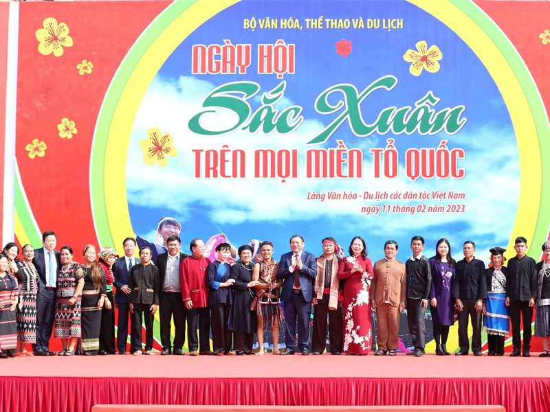 Quyền Chủ tịch nước Võ Thị Ánh Xuân: Đảng và Nhà nước luôn đặc biệt coi trọng vị trí, vai trò của văn hoá - Anh 8