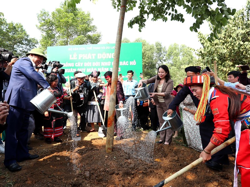 Quyền Chủ tịch nước Võ Thị Ánh Xuân: Đảng và Nhà nước luôn đặc biệt coi trọng vị trí, vai trò của văn hoá - Anh 10