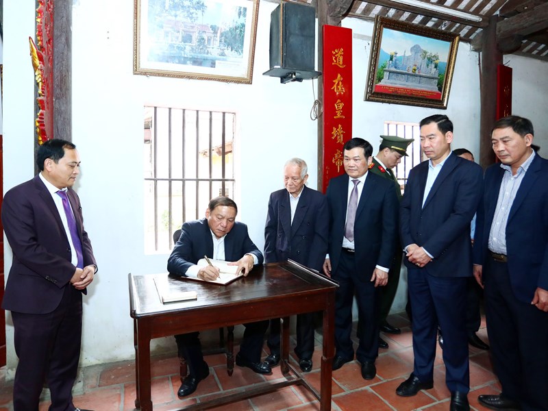 Bộ trưởng Nguyễn Văn Hùng: Kiến tạo nên sự phát triển bền vững bằng văn hóa và từ văn hóa - Anh 7