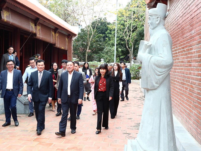 Bộ trưởng Nguyễn Văn Hùng: Kiến tạo nên sự phát triển bền vững bằng văn hóa và từ văn hóa - Anh 4