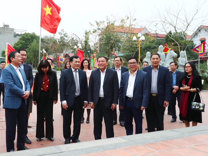 Bộ trưởng Nguyễn Văn Hùng: Kiến tạo nên sự phát triển bền vững bằng văn hóa và từ văn hóa - Anh 2