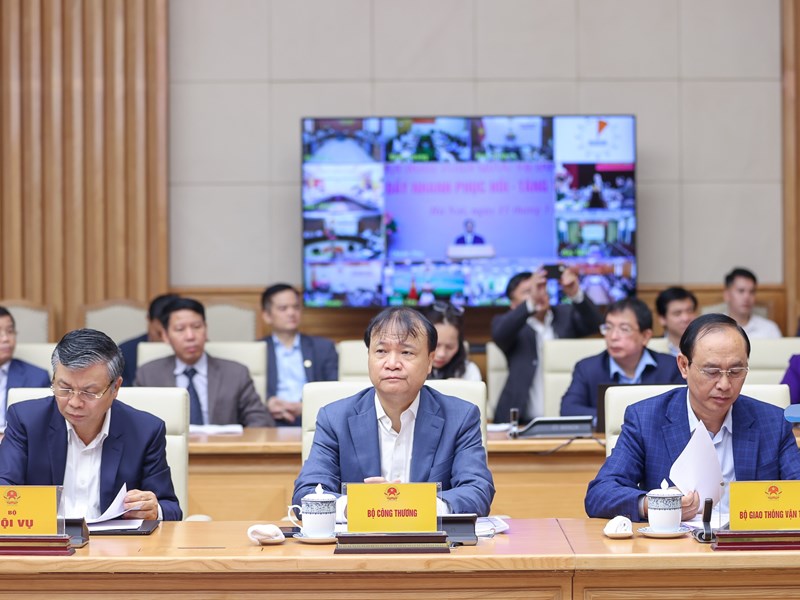 Thủ tướng: Trách nhiệm phát triển du lịch nhanh, bền vững là của cả hệ thống chính trị, không phải của riêng ai - Anh 5
