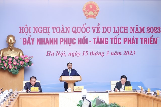 Thủ tướng: Phải chung sức, đồng lòng, chung tay phát triển ngành Du lịch nhanh, bền vững - Anh 1