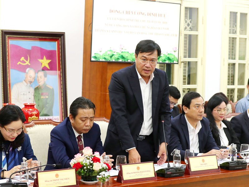 Chủ tịch Quốc hội Vương Đình Huệ: Tiếp tục làm rõ vị trí, vai trò của văn hoá đối với sự phát triển bền vững của đất nước - Anh 7