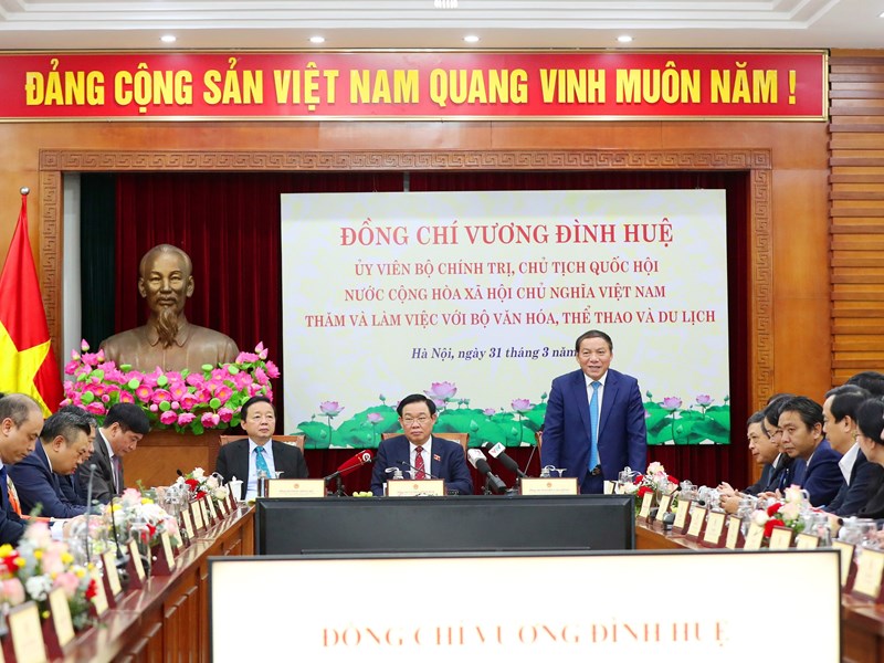 Chủ tịch Quốc hội Vương Đình Huệ: Tiếp tục làm rõ vị trí, vai trò của văn hoá đối với sự phát triển bền vững của đất nước - Anh 3