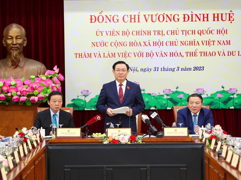 Chủ tịch Quốc hội Vương Đình Huệ: Tiếp tục làm rõ vị trí, vai trò của văn hoá đối với sự phát triển bền vững của đất nước - Anh 1