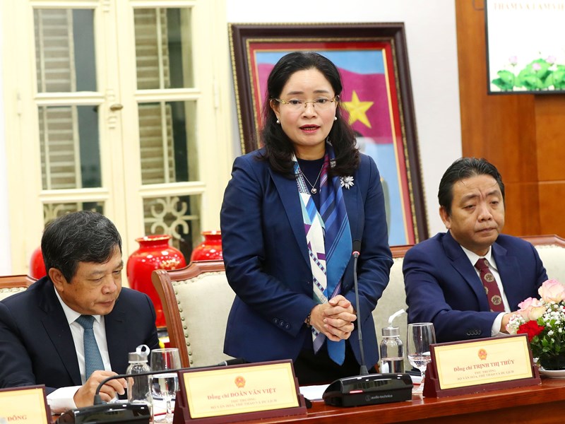 Chủ tịch Quốc hội Vương Đình Huệ: Tiếp tục làm rõ vị trí, vai trò của văn hoá đối với sự phát triển bền vững của đất nước - Anh 6