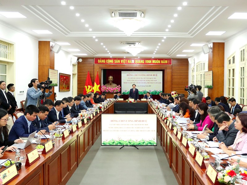 Chủ tịch Quốc hội Vương Đình Huệ: Tiếp tục làm rõ vị trí, vai trò của văn hoá đối với sự phát triển bền vững của đất nước - Anh 11