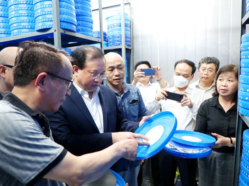 Gần 300 bộ phim nhựa bị hỏng tại Hãng phim truyện Việt Nam: Đền bù là việc nội bộ của Công ty - Anh 1