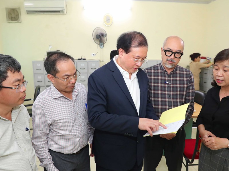 Gần 300 bộ phim nhựa bị hỏng tại Hãng phim truyện Việt Nam: Đền bù là việc nội bộ của Công ty - Anh 6