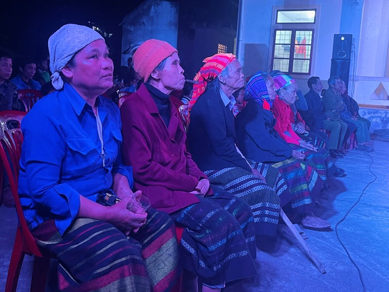 Quảng Bình: Biểu diễn văn nghệ, chiếu phim lưu động tuyên truyền kỷ niệm 80 năm Đề cương về văn hóa Việt Nam - Anh 3