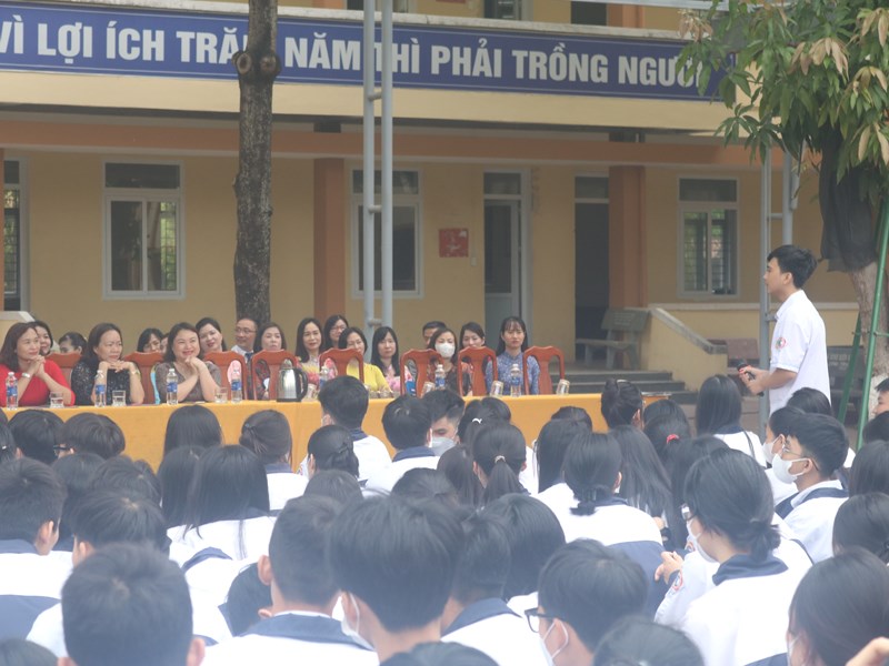 Quảng Bình: Xây dựng thói quen đọc sách trong cộng đồng - Anh 2