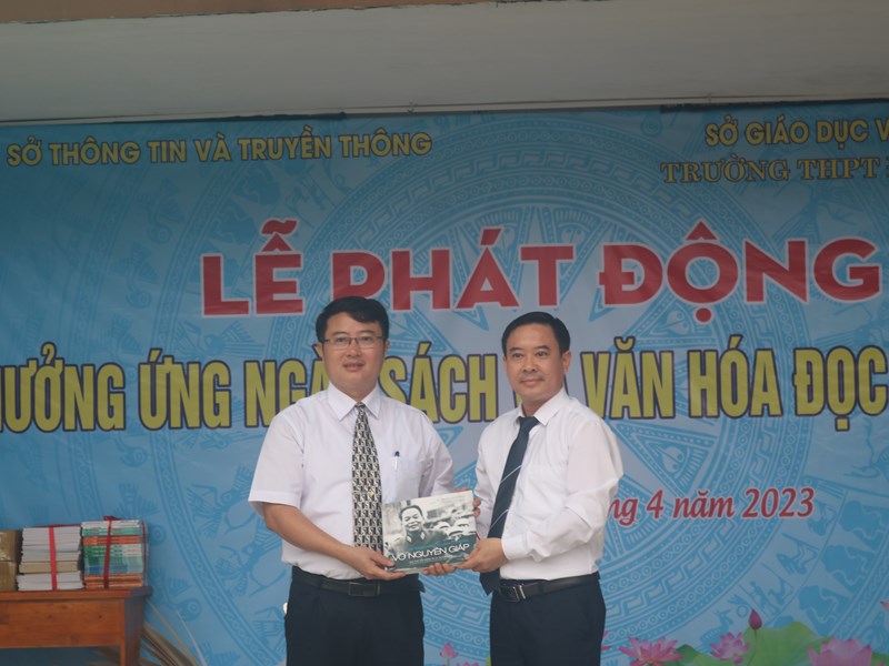 Quảng Bình: Xây dựng thói quen đọc sách trong cộng đồng - Anh 4