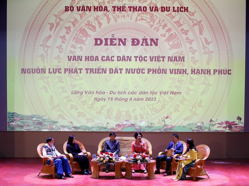 Đưa giá trị văn hoá của cộng đồng các dân tộc trở thành nguồn lực quan trọng cho sự phát triển bền vững của đất nước - Anh 3