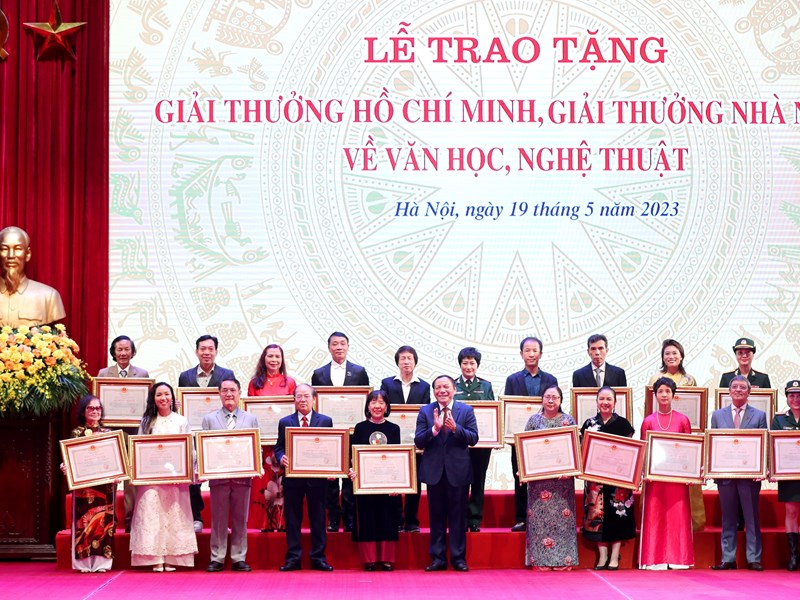 Chủ tịch nước Võ Văn Thưởng: “Đất nước ta cần nhiều hơn nữa các tác phẩm có giá trị cao về tư tưởng và nghệ thuật” - Anh 10