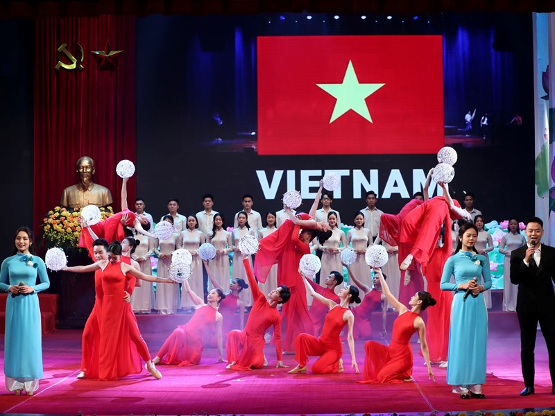 Chủ tịch nước Võ Văn Thưởng: “Đất nước ta cần nhiều hơn nữa các tác phẩm có giá trị cao về tư tưởng và nghệ thuật” - Anh 14