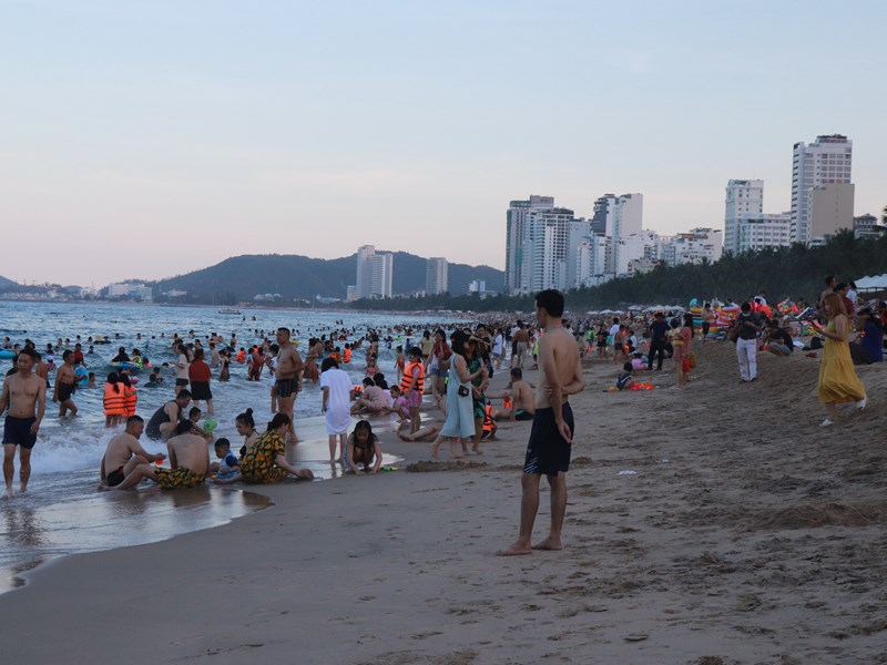 Khánh Hòa: Tăng cường đảm bảo an toàn môi trường du lịch, thu hút khách quốc tế - Anh 3