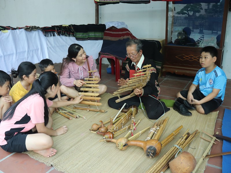 Triển lãm “Đặc trưng văn hoá các dân tộc thiểu số Nam Trung Bộ và Tây Nguyên” - Anh 4