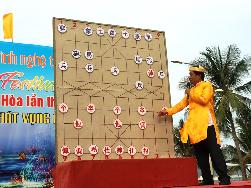 Khánh Hòa: Hội thi cờ người thu hút đông đảo người dân, du khách - Anh 3
