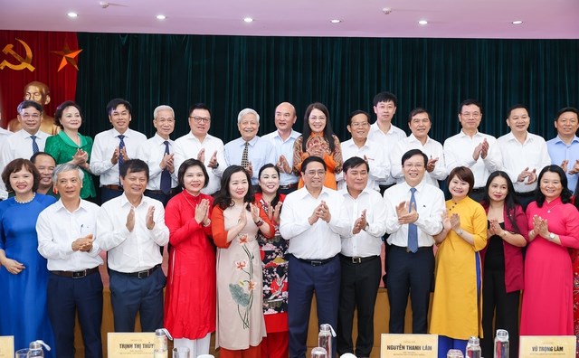 Thủ tướng: Báo chí cần đẩy mạnh tuyên truyền về văn hóa tương xứng với tuyên truyền về kinh tế, chính trị, xã hội - Anh 4