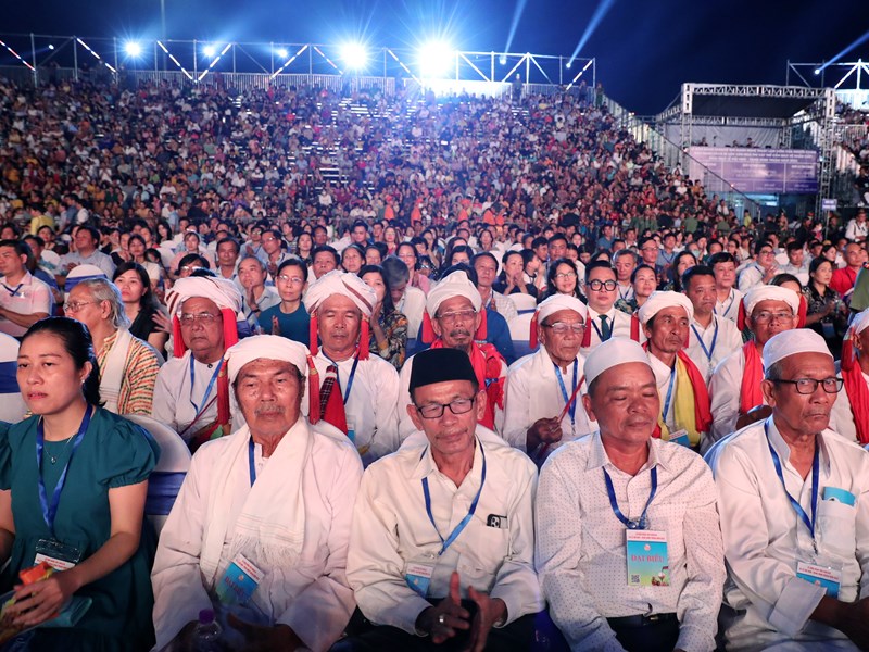 Lễ đón Bằng của UNESCO ghi danh “Nghệ thuật làm gốm của người Chăm