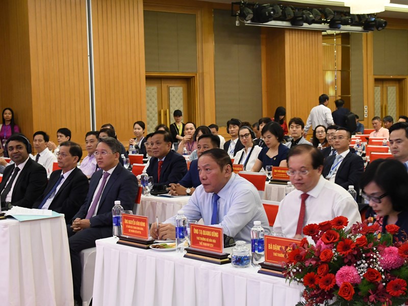Bộ trưởng Nguyễn Văn Hùng: Tăng cường hợp tác điện ảnh với du lịch, quảng bá mạnh mẽ điểm đến du lịch Việt Nam - Anh 3